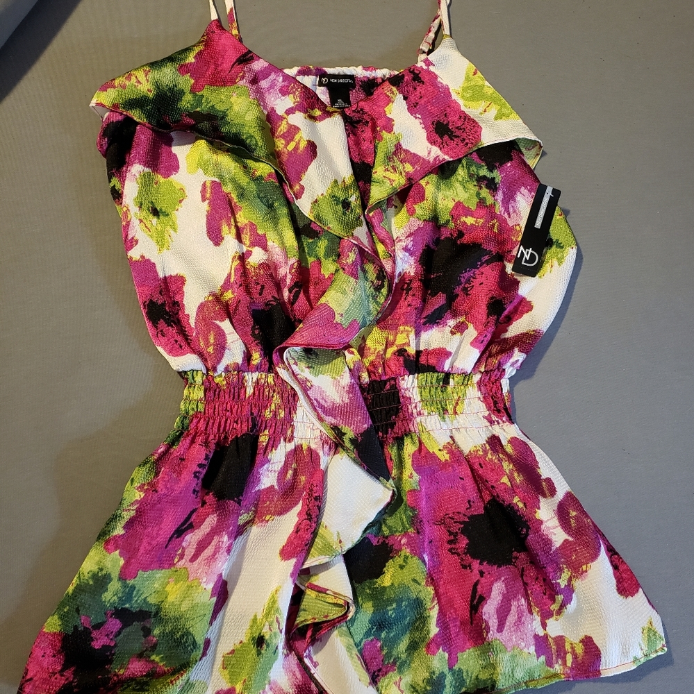 New Directions Spaghetti Strap Floral Ruffle Blouse. Size XL.
